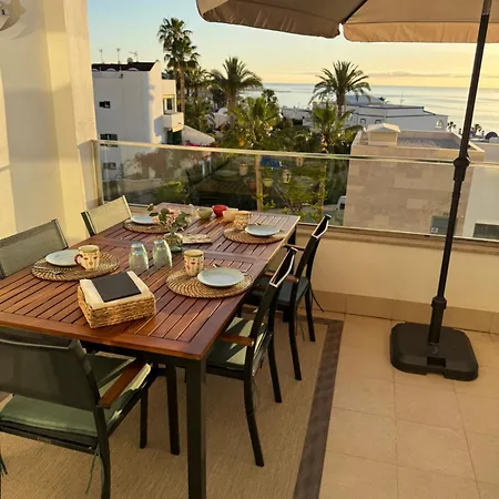 Cozy New Penthouse Cantal Homes アパート モハカル